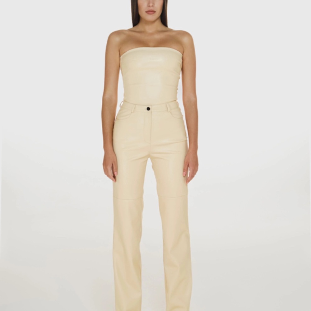CULTNAKED Strapless Leather-Look Crop Top in Cream